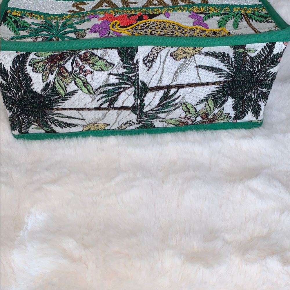A&B LIMITED ADDITION BAG✨ NEWBeautiful BeadedSafari Tote Bag with Tropical Print - Picture 11 of 11